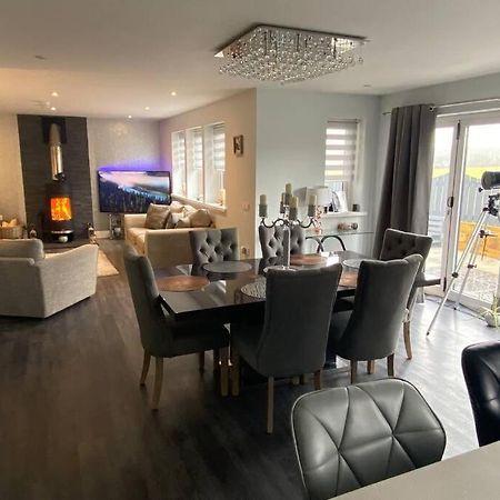 Alcantara- Modern Home With Hot Tub- Sleeps 10 Cromdale Eksteriør bilde