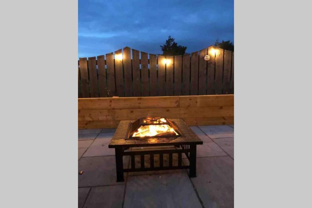 Alcantara- Modern Home With Hot Tub- Sleeps 10 Cromdale Eksteriør bilde