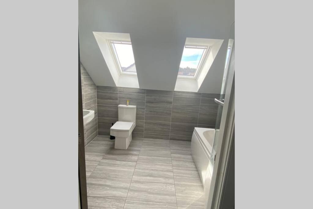 Alcantara- Modern Home With Hot Tub- Sleeps 10 Cromdale Eksteriør bilde