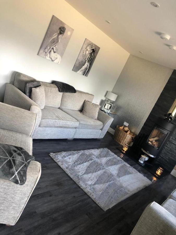 Alcantara- Modern Home With Hot Tub- Sleeps 10 Cromdale Eksteriør bilde