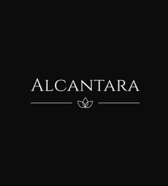Alcantara- Modern Home With Hot Tub- Sleeps 10 Cromdale Eksteriør bilde